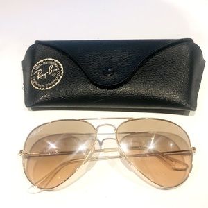 Ray Ban Women’s Aviator sunglasses. Excellent condition.
